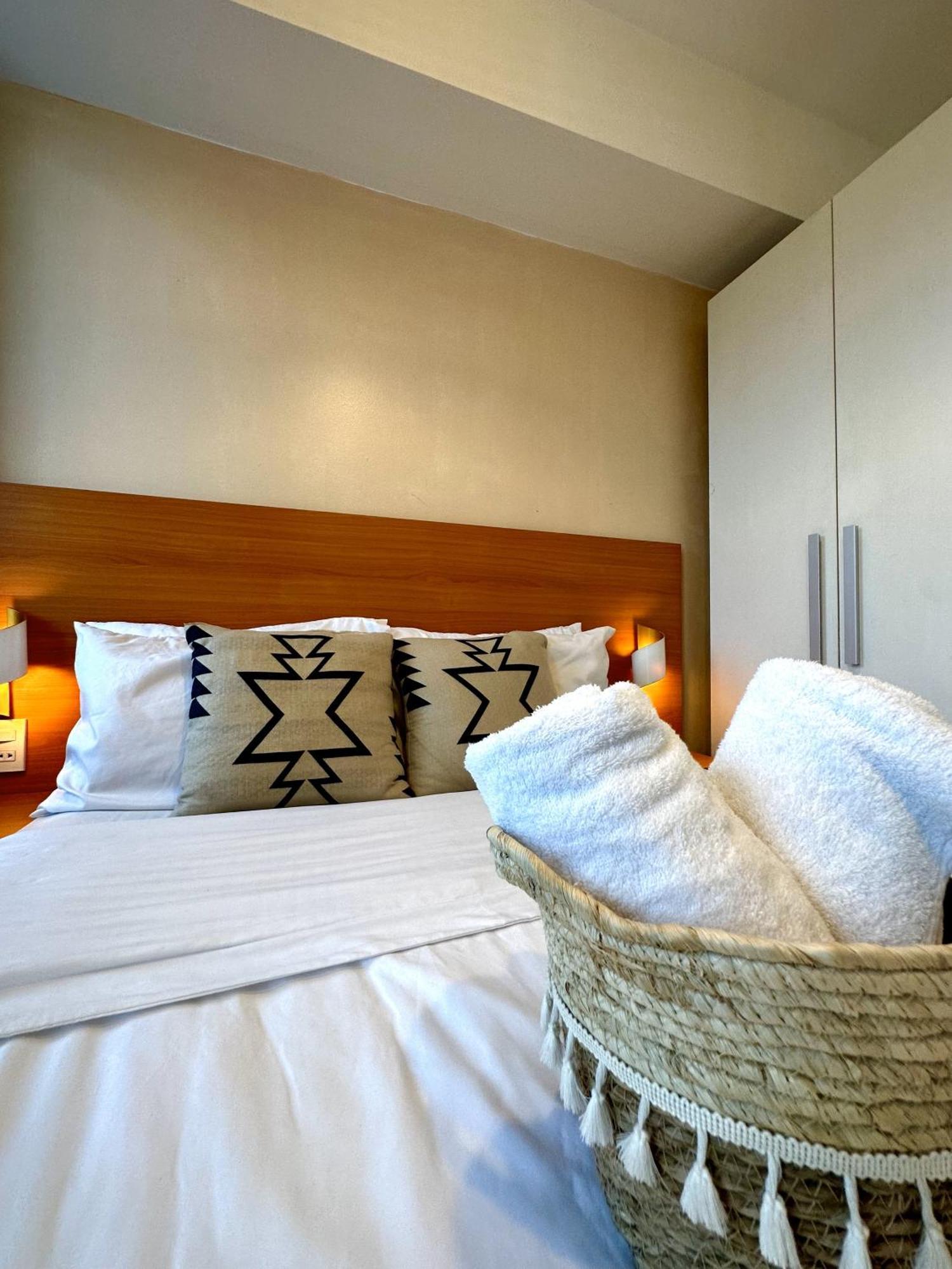 The Bahamas & Maldives Suites At Azure Residences Paranaque 15 Mins Manila Airport T3 Екстериор снимка