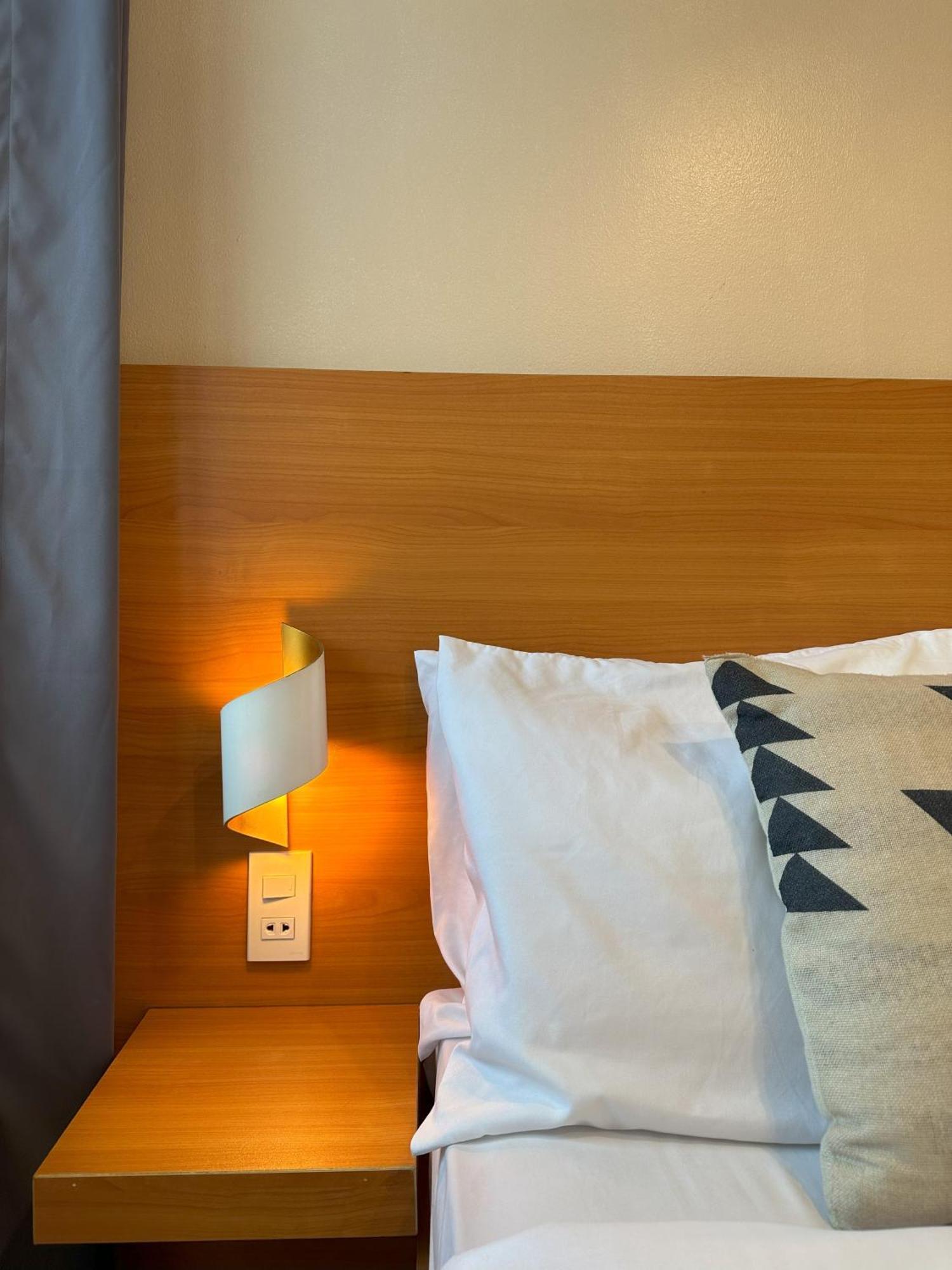 The Bahamas & Maldives Suites At Azure Residences Paranaque 15 Mins Manila Airport T3 Екстериор снимка