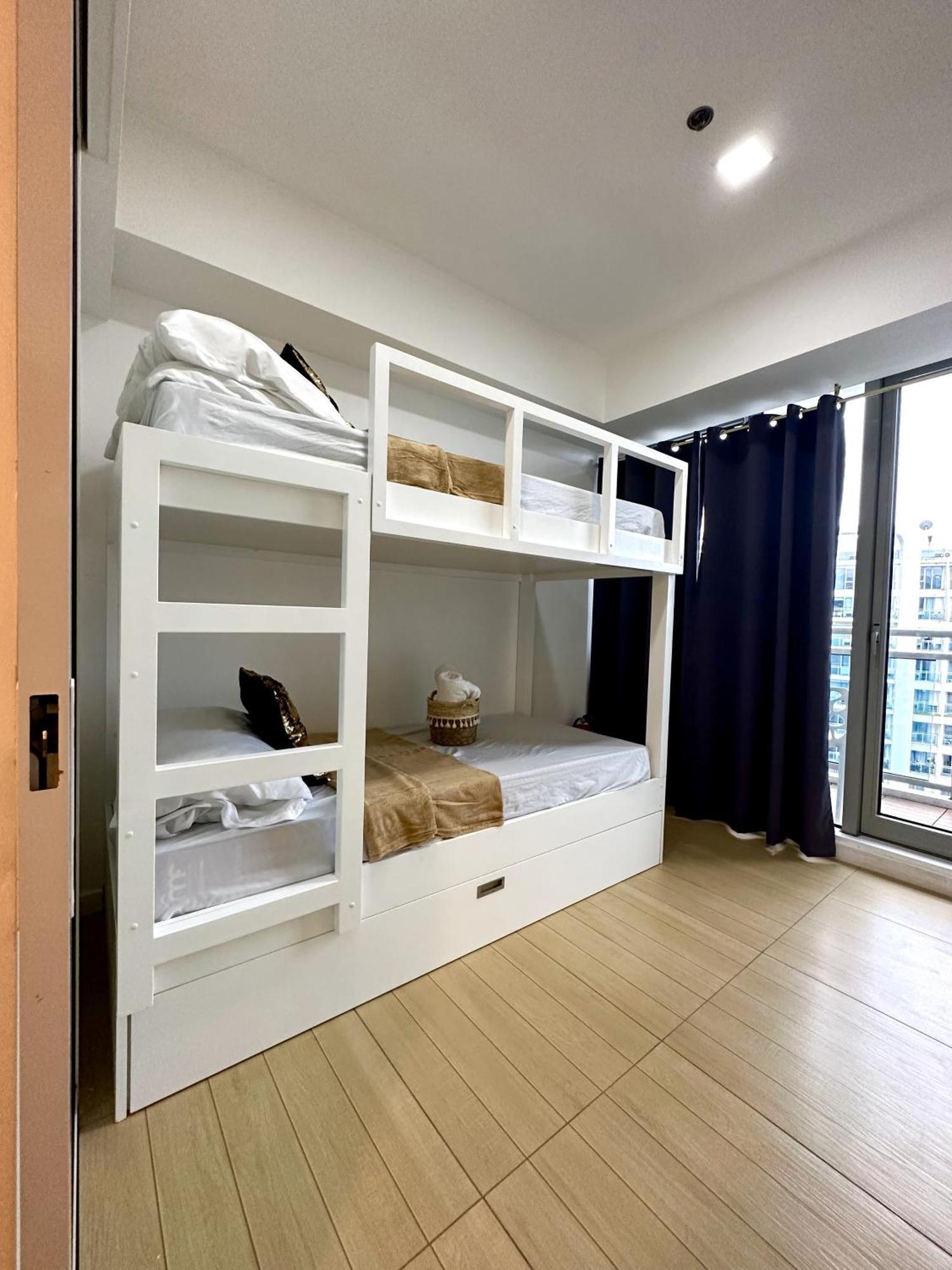 The Bahamas & Maldives Suites At Azure Residences Paranaque 15 Mins Manila Airport T3 Екстериор снимка